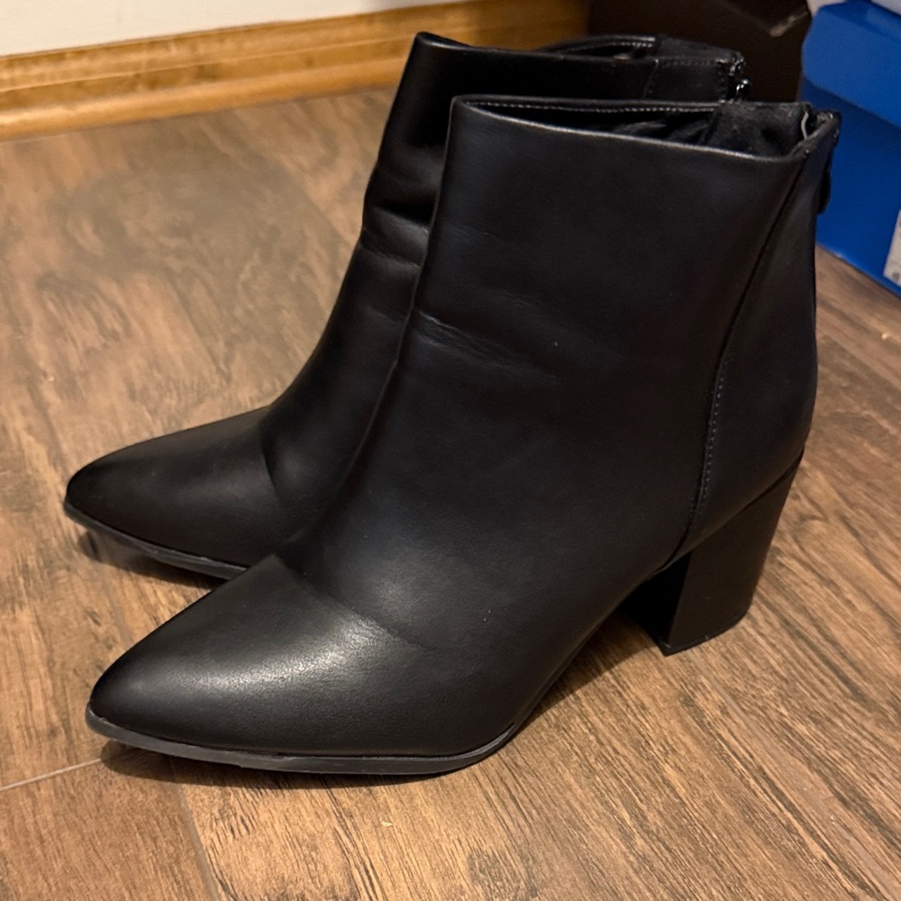 SHEIN Sleek Black Ankle Booties